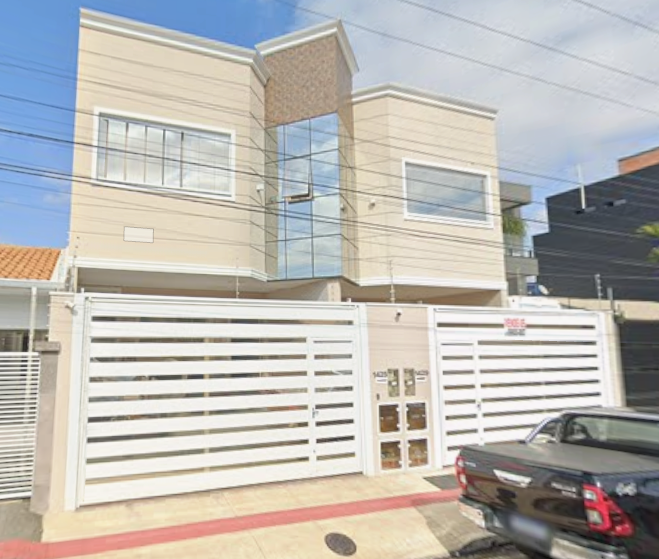 CASA COM 3 SUÍTES NO CENTRO EM BALNEÁRIO CAMBORIÚ